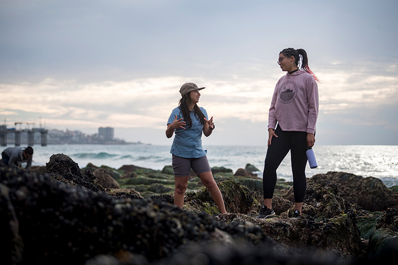 Anai Novoa and Danielle McHaskell at tidepools.